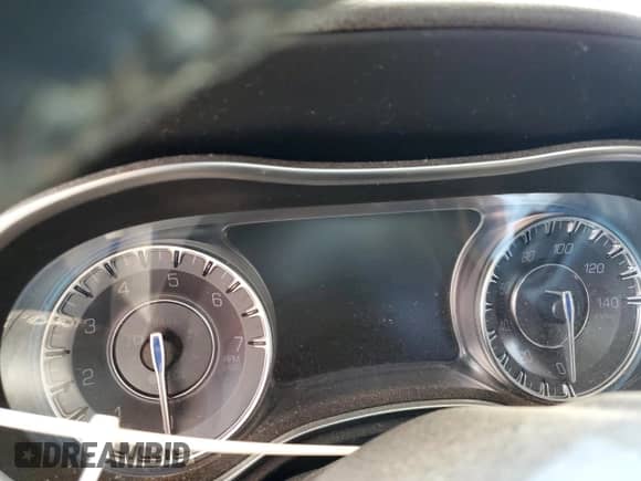 2019 Chrysler 300 Limited с VIN 2C3CCAEG5KH697992, выставлен на аукционе Copart как лот 70390095 с пробегом Не указан миль и Списание • Salvage title. История ставок и продаж доступна на DreamBid. Изображение 9.