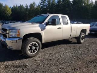 2007 Chevrolet Silverado 2500HD Work Truck с VIN 1GCHC29K87E545810, выставлен на аукционе Copart как лот 84018165 с пробегом 134 992 миль миль и Списание • Salvage title. История ставок и продаж доступна на DreamBid. Изображение 1.