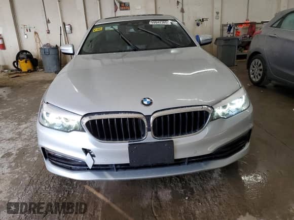 2019 BMW 5 Series 530i с VIN WBAJA5C57KWW25692, выставлен на аукционе Copart как лот 69042365 с пробегом 95 760 миль миль и Списание • Salvage title. История ставок и продаж доступна на DreamBid. Изображение 5.