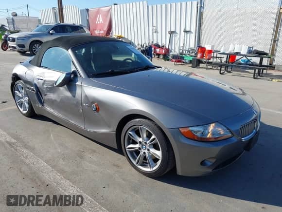 2004 BMW Z4 3.0i с VIN 4USBT53584LT25997, выставлен на аукционе IAAI как лот 41670271 с пробегом 44 954 миль миль и . История ставок и продаж доступна на DreamBid. Изображение 1.