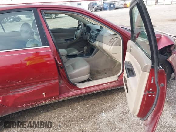 2005 Toyota Camry STD with VIN 4T1BE32K55U060541, listed as a IAAI auction lot 42962839 with 311,006 mi miles and . Bid and sale history available at DreamBid. Image 5.