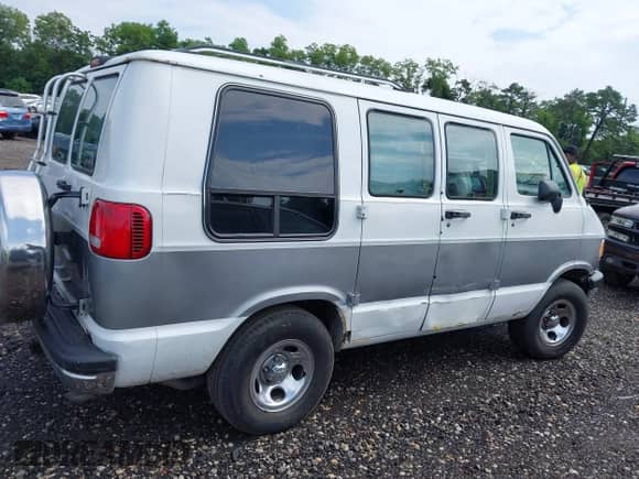 1996 Dodge Cargo с VIN 2B6HB21X1TK146936, выставлен на аукционе IAAI как лот 42637274 с пробегом 208 516 миль миль и . История ставок и продаж доступна на DreamBid. Изображение 12.