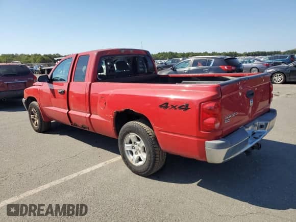 2005 Dodge Dakota SLT z VIN 1D7HW42K95S139665, wystawiony jako Copart lot #70867925 z przebiegiem 171 096 mil mil oraz Szkoda całkowita • Salvage title. Historia ofert i sprzedaży dostępna na DreamBid. Obrazek 2.