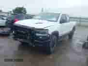 2019 Ram 1500 Rebel z VIN 1C6SRFET6KN869638, wystawiony jako IAAI lot #43089319 z przebiegiem 75 807 mil mil oraz . Historia ofert i sprzedaży dostępna na DreamBid. Obrazek 2.