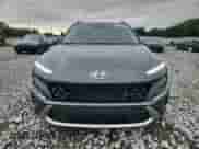 2023 Hyundai Kona Limited с VIN KM8K5CA35PU008260, выставлен на аукционе Copart как лот 67459405 с пробегом 8 394 миль миль и Списание • Salvage title. История ставок и продаж доступна на DreamBid. Изображение 5.