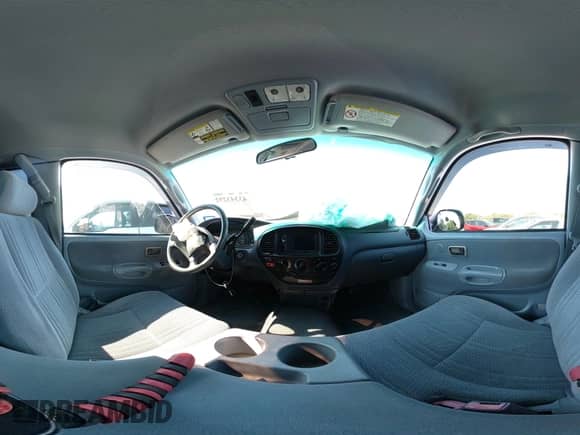 2000 Toyota Tundra SR5 с VIN 5TBRN3413YS105579, выставлен на аукционе IAAI как лот 43343292 с пробегом 153 974 миль миль и . История ставок и продаж доступна на DreamBid. Изображение 19.