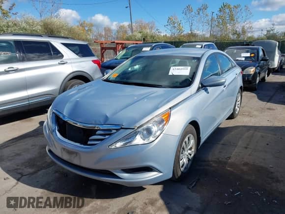 2011 Hyundai Sonata GLS z VIN 5NPEB4AC7BH267397, wystawiony jako IAAI lot #43484959 z przebiegiem 172 336 mil mil oraz . Historia ofert i sprzedaży dostępna na DreamBid. Obrazek 2.