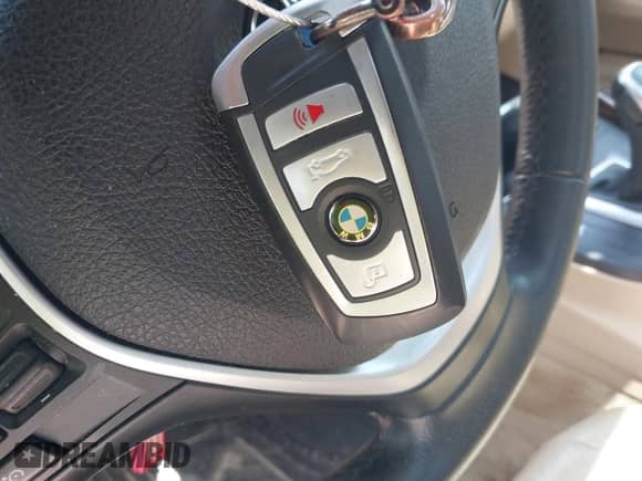 2014 BMW 4 Series 435i z VIN WBA3R1C52EF729201, wystawiony jako IAAI lot #42579604 z przebiegiem 145 277 mil mil oraz . Historia ofert i sprzedaży dostępna na DreamBid. Obrazek 11.