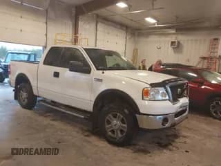 2008 Ford F-150 XLT z VIN 1FTPX14V48FC25097, wystawiony jako IAAI lot #43370077 z przebiegiem 147 558 mil mil oraz . Historia ofert i sprzedaży dostępna na DreamBid. Obrazek 1.