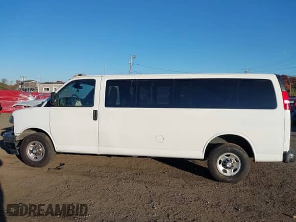 2020 Chevrolet Express Passenger LT с VIN 1GAZGPFGXL1213383, выставлен на аукционе IAAI как лот 40589992 с пробегом 101 672 миль миль и . История ставок и продаж доступна на DreamBid. Изображение 14.
