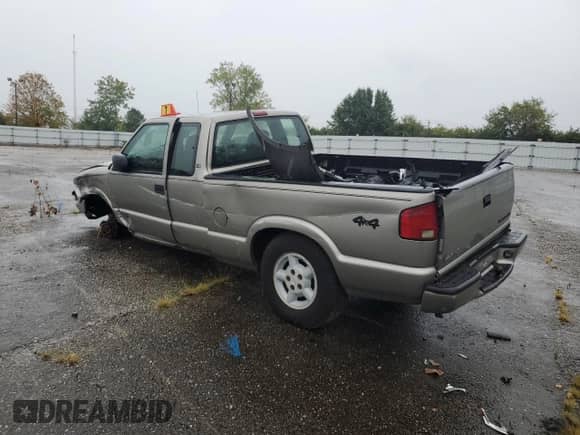 2001 Chevrolet S-10 LS с VIN 1GCDT19W018222725, выставлен на аукционе Copart как лот 71814634 с пробегом 152 934 миль миль и Списание • Salvage title. История ставок и продаж доступна на DreamBid. Изображение 2.