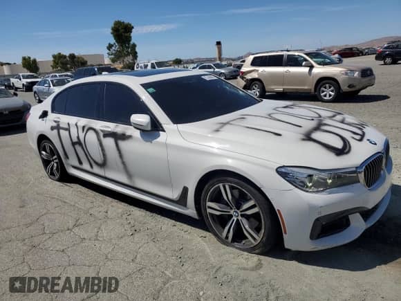 2016 BMW 7 Series 740i с VIN WBA7E2C52GG547465, выставлен на аукционе Copart как лот 67444965 с пробегом 133 943 миль миль и Списание • Salvage title. История ставок и продаж доступна на DreamBid. Изображение 4.