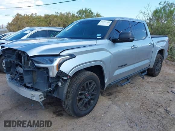 2022 Toyota Tundra SR5 with VIN 5TFLA5DB4NX001993, listed as a IAAI auction lot 42759965 with 98,468 mi miles and . Bid and sale history available at DreamBid. Image 2.