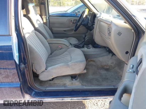 2002 Chevrolet Blazer LS с VIN 1GNCS18W12K127425, выставлен на аукционе IAAI как лот 41823290 с пробегом 182 949 миль миль и . История ставок и продаж доступна на DreamBid. Изображение 5.