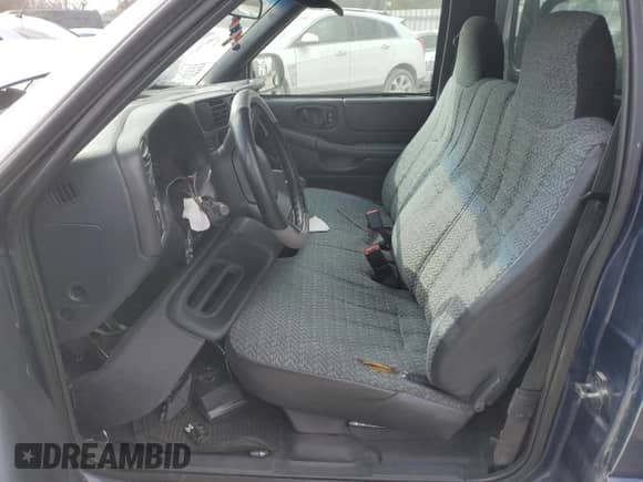 2002 Chevrolet S-10 LS с VIN 1GCCS14W228257936, выставлен на аукционе Copart как лот 88558655 с пробегом 177 328 миль миль и На запчасти • Non repairable. История ставок и продаж доступна на DreamBid. Изображение 7.