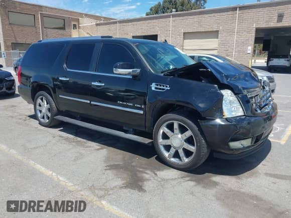 2008 Cadillac Escalade ESV с VIN 1GYFK66888R221139, выставлен на аукционе IAAI как лот 42671536 с пробегом 200 752 миль миль и . История ставок и продаж доступна на DreamBid. Изображение 1.