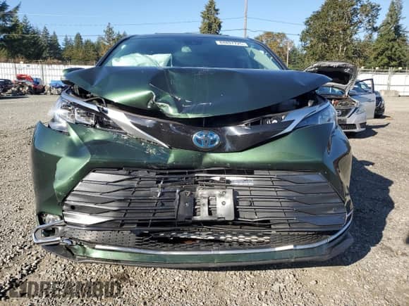 2021 Toyota Sienna Limited with VIN 5TDZSKFCXMS023058, listed as a Copart auction lot 84897725 with 60,002 mi miles and Salvage title. Bid and sale history available at DreamBid. Image 5.
