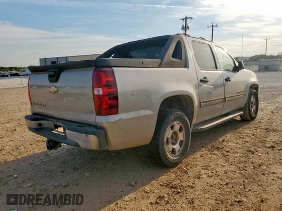 2009 Chevrolet Avalanche 3LT with VIN 3GNEC12099G274720, listed as a Copart auction lot 71748855 with 251,376 mi miles and Clean title. Bid and sale history available at DreamBid. Image 3.