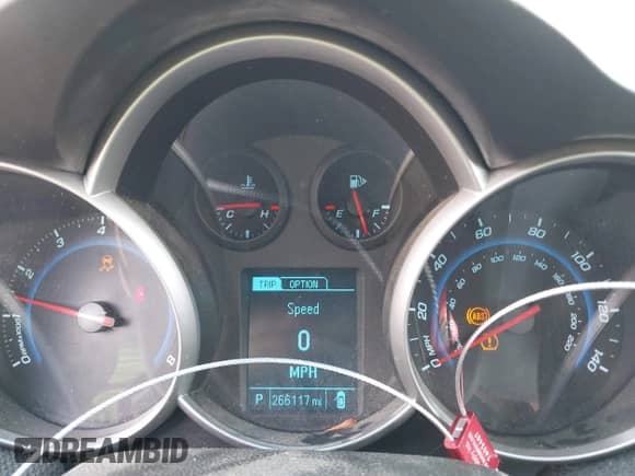 2014 Chevrolet Cruze 2LT z VIN 1G1PE5SBXE7337309, wystawiony jako IAAI lot #43202170 z przebiegiem 266 117 mil mil oraz . Historia ofert i sprzedaży dostępna na DreamBid. Obrazek 7.