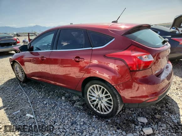 2013 Ford Focus Titanium with VIN 1FADP3N27DL210422, listed as a Copart auction lot 81323205 with 122,729 mi miles and Salvage title. Bid and sale history available at DreamBid. Image 2.