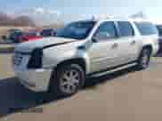 2007 Cadillac Escalade ESV с VIN 1GYFK66827R396002, выставлен на аукционе IAAI как лот 41333363 с пробегом 166 278 миль миль и . История ставок и продаж доступна на DreamBid. Изображение 2.