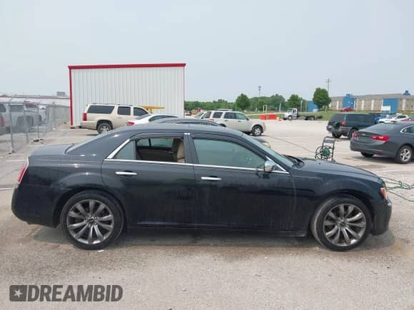 2013 Chrysler 300 C с VIN 2C3CCAEG7DH520802, выставлен на аукционе IAAI как лот 42385576 с пробегом 127 396 миль миль и . История ставок и продаж доступна на DreamBid. Изображение 13.