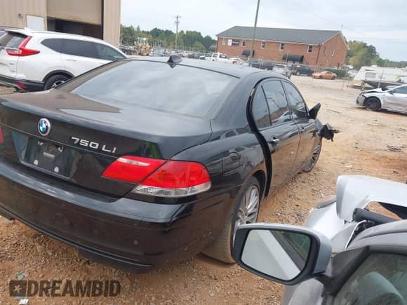 2007 BMW 7 Series 750Li с VIN WBAHN83557DT70726, выставлен на аукционе IAAI как лот 43304630 с пробегом 158 058 миль миль и . История ставок и продаж доступна на DreamBid. Изображение 4.