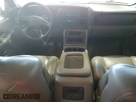 2004 Chevrolet Suburban Z71 with VIN 3GNFK16Z24G342591, listed as a Copart auction lot 72842654 with 322,007 mi miles and Clean title. Bid and sale history available at DreamBid. Image 8.