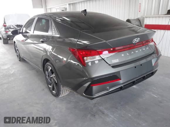 2025 Hyundai Elantra SEL Convenience with VIN KMHLS4DG8SU970840, listed as a IAAI auction lot 43059826 with 1,609 mi miles and . Bid and sale history available at DreamBid. Image 3.