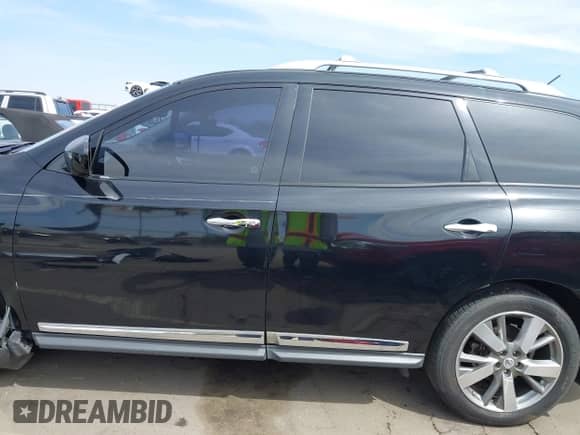 2013 Nissan Pathfinder SL with VIN 5N1AR2MN7DC615401, listed as a IAAI auction lot 41851881 with 150,266 mi miles and . Bid and sale history available at DreamBid. Image 14.