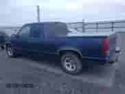1995 GMC Sierra 1500 z VIN 2GTEC19K0S1537997, wystawiony jako Copart lot #85018174 z przebiegiem 240 831 mil mil oraz Czysty tytuł • Clean title. Historia ofert i sprzedaży dostępna na DreamBid. Obrazek 2.