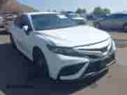 2023 Toyota Camry SE z VIN 4T1G11AK8PU812839, wystawiony jako IAAI lot #43408871 z przebiegiem 24 277 mil mil oraz . Historia ofert i sprzedaży dostępna na DreamBid. Obrazek 1.