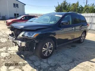 2020 Nissan Pathfinder S z VIN 5N1DR2AM2LC644327, wystawiony jako Copart lot #71360575 z przebiegiem 84 612 mil mil oraz Szkoda całkowita • Salvage title. Historia ofert i sprzedaży dostępna na DreamBid. Obrazek 1.