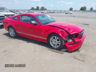 2005 Ford Mustang GT Deluxe с VIN 1ZVHT82H755113396, выставлен на аукционе IAAI как лот 42928126 с пробегом 141 331 миль миль и . История ставок и продаж доступна на DreamBid. Изображение 1.