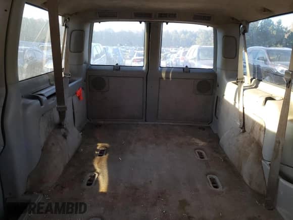 2000 Chevrolet Astro with VIN 1GNDM19W6YB180580, listed as a Copart auction lot 77676494 with 413,650 mi miles and Salvage title. Bid and sale history available at DreamBid. Image 10.