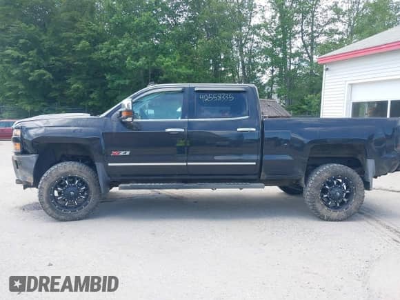 2018 Chevrolet Silverado 2500HD LTZ с VIN 1GC1KWEY0JF198514, выставлен на аукционе IAAI как лот 42558335 с пробегом 40 546 миль миль и . История ставок и продаж доступна на DreamBid. Изображение 14.