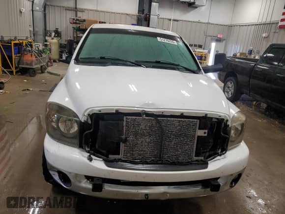 2006 Dodge 2500 SLT z VIN 3D7KR29C36G146412, wystawiony jako Copart lot #51276335 z przebiegiem 292 379 mil mil oraz Czysty tytuł • Clean title. Historia ofert i sprzedaży dostępna na DreamBid. Obrazek 5.