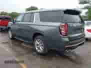 2023 Chevrolet Suburban Premier z VIN 1GNSKFKD4PR362478, wystawiony jako IAAI lot #42824056 z przebiegiem Nie podano mil oraz . Historia ofert i sprzedaży dostępna na DreamBid. Obrazek 3.