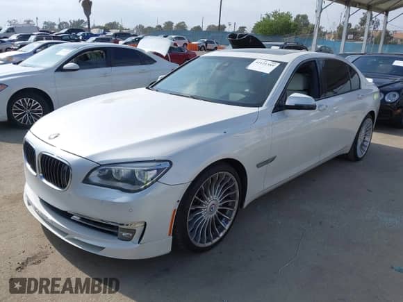 2015 BMW 7 Series 750Li с VIN WBAYE8C52FD785162, выставлен на аукционе IAAI как лот 42121389 с пробегом 88 783 миль миль и . История ставок и продаж доступна на DreamBid. Изображение 2.