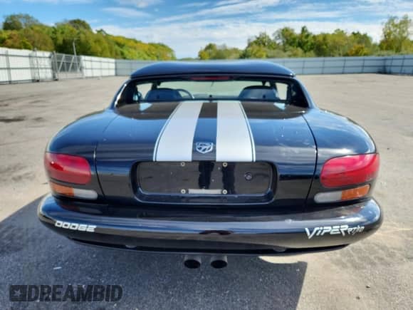 1996 Dodge Viper with VIN 1B3BR65E4TV100102, listed as a Copart auction lot 83935755 with 40,670 mi miles and Clean title. Bid and sale history available at DreamBid. Image 6.