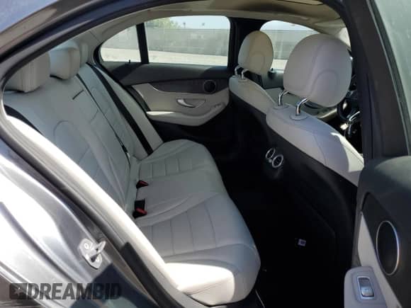 2017 Mercedes-Benz C 350e с VIN 55SWF4HB9HU233747, выставлен на аукционе Copart как лот 71305354 с пробегом 82 978 миль миль и Списание • Salvage title. История ставок и продаж доступна на DreamBid. Изображение 10.