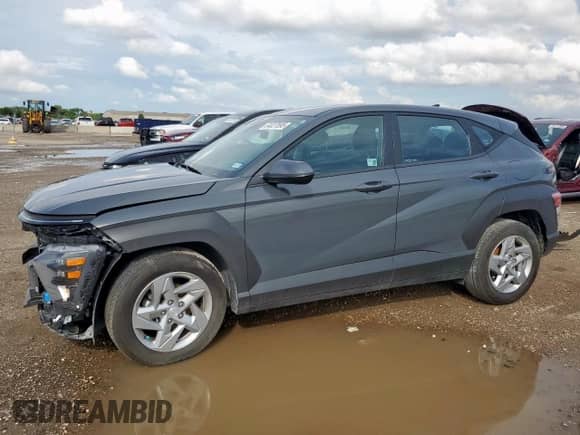 2025 Hyundai Kona SE с VIN KM8HA3AB4SU191365, выставлен на аукционе Copart как лот 64027895 с пробегом 14 526 миль миль и Списание • Salvage title. История ставок и продаж доступна на DreamBid. Изображение 1.