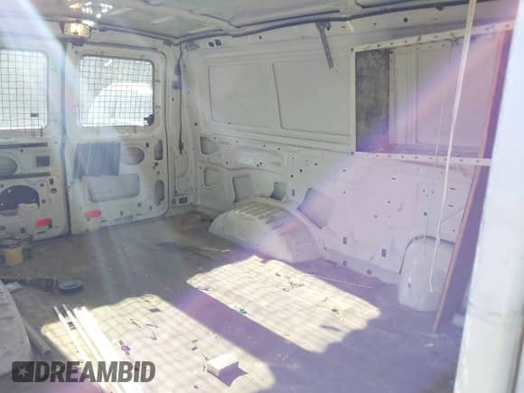 2011 Ford Econoline Cargo Commercial z VIN 1FTNE1EL7BDA52902, wystawiony jako IAAI lot #42736958 z przebiegiem 240 467 mil mil oraz . Historia ofert i sprzedaży dostępna na DreamBid. Obrazek 8.