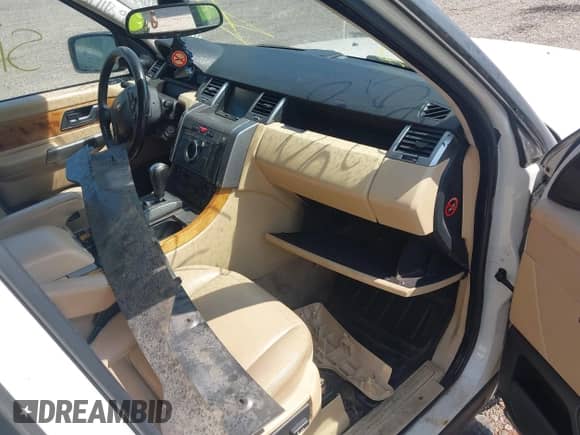 2006 Land Rover Range Rover Sport HSE with VIN SALSF25456A951322, listed as a IAAI auction lot 42991384 with Not provided miles and . Bid and sale history available at DreamBid. Image 5.