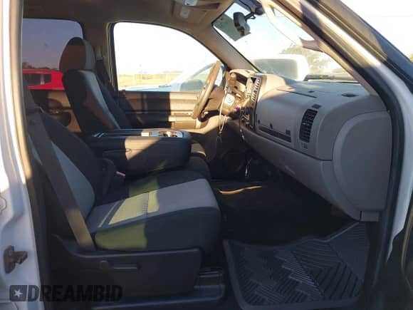 2007 Chevrolet Silverado 1500 Work Truck z VIN 3GCEC13C87G549055, wystawiony jako IAAI lot #43581764 z przebiegiem 120 430 mil mil oraz . Historia ofert i sprzedaży dostępna na DreamBid. Obrazek 5.