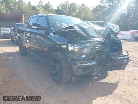 2019 Ram 1500 Big Horn z VIN 1C6SRFFT8KN797002, wystawiony jako IAAI lot #43236304 z przebiegiem 102 773 mil mil oraz . Historia ofert i sprzedaży dostępna na DreamBid. Obrazek 1.