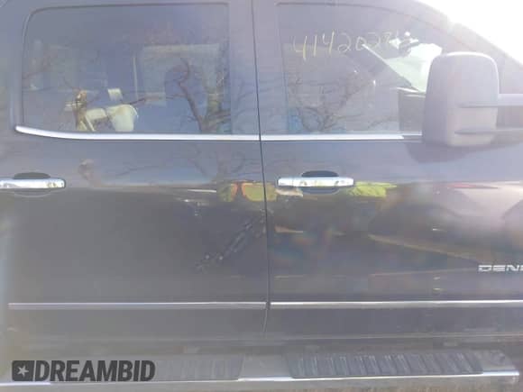 2015 GMC Sierra 1500 Denali with VIN 3GTU2WEC0FG387123, listed as a IAAI auction lot 41420286 with 178,385 mi miles and . Bid and sale history available at DreamBid. Image 13.