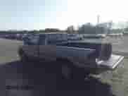 2000 Chevrolet S-10 LS z VIN 1GCDT19W4Y8198228, wystawiony jako IAAI lot #41721908 z przebiegiem 142 840 mil mil oraz . Historia ofert i sprzedaży dostępna na DreamBid. Obrazek 3.