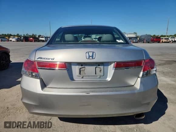 2011 Honda Accord LX с VIN 1HGCP2F34BA080715, выставлен на аукционе Copart как лот 86728685 с пробегом 303 957 миль миль и Чистый • Clean title. История ставок и продаж доступна на DreamBid. Изображение 6.
