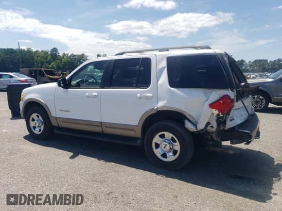 2002 Ford Explorer Eddie Bauer с VIN 1FMZU74W52UA69809, выставлен на аукционе Copart как лот 67541725 с пробегом 249 984 миль миль и Списание • Salvage title. История ставок и продаж доступна на DreamBid. Изображение 2.